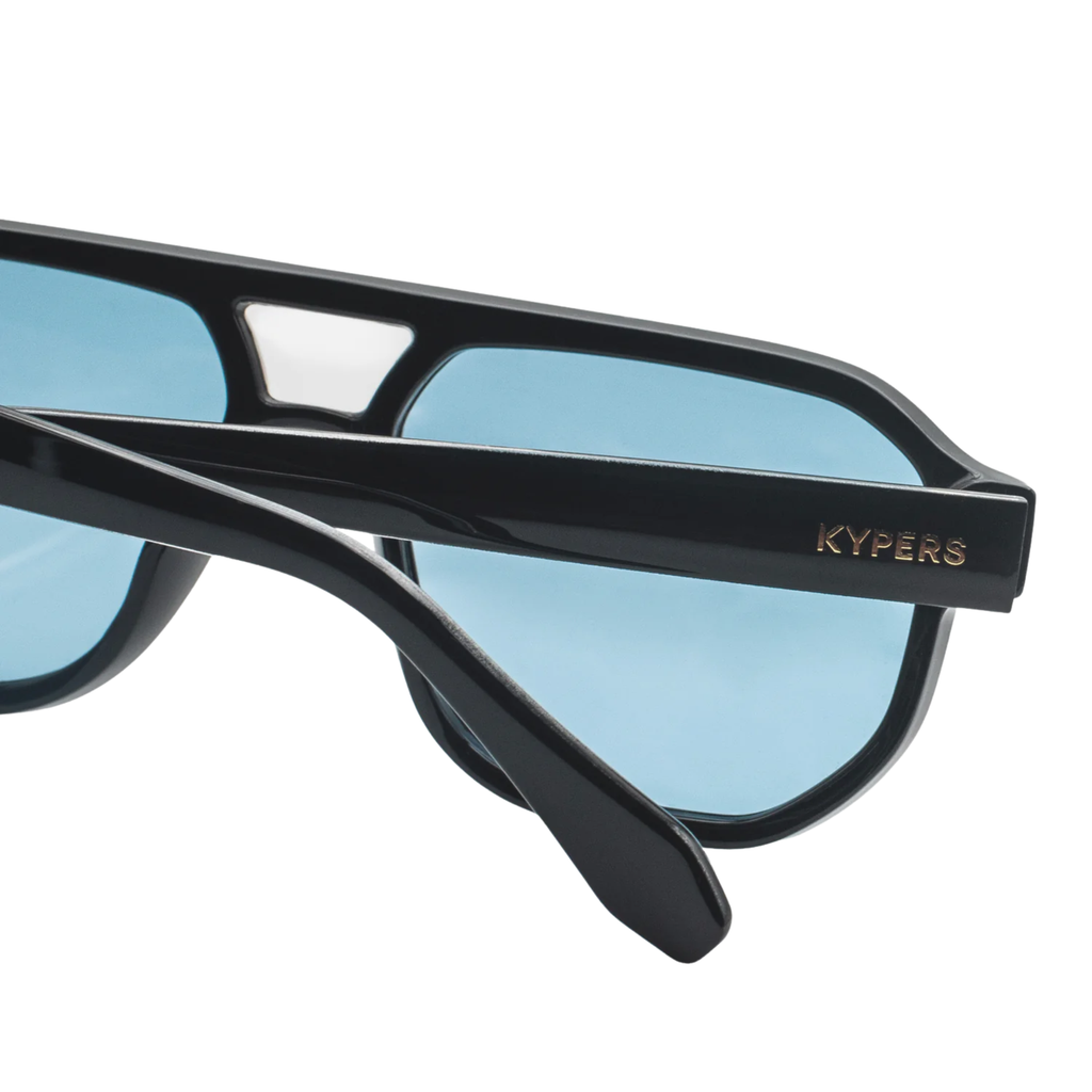 KYPERS TARO TAR004 Gafas de Sol Polarizadas con elegante diseño y lentes polarizados que ofrecen protección y estilo.